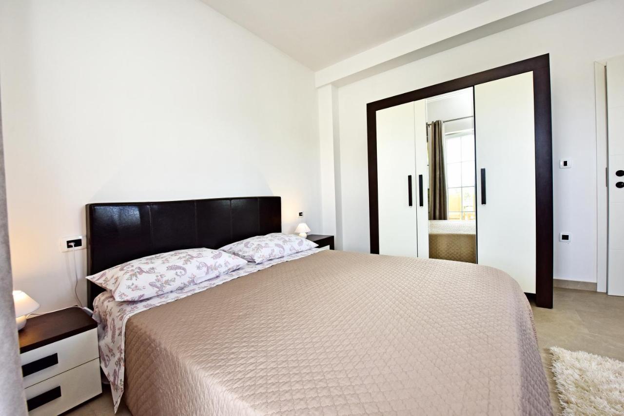 Apartman Melita Πόρετς Εξωτερικό φωτογραφία